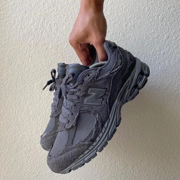 נעלי ניו באלאנס | New Balance 2002R Black