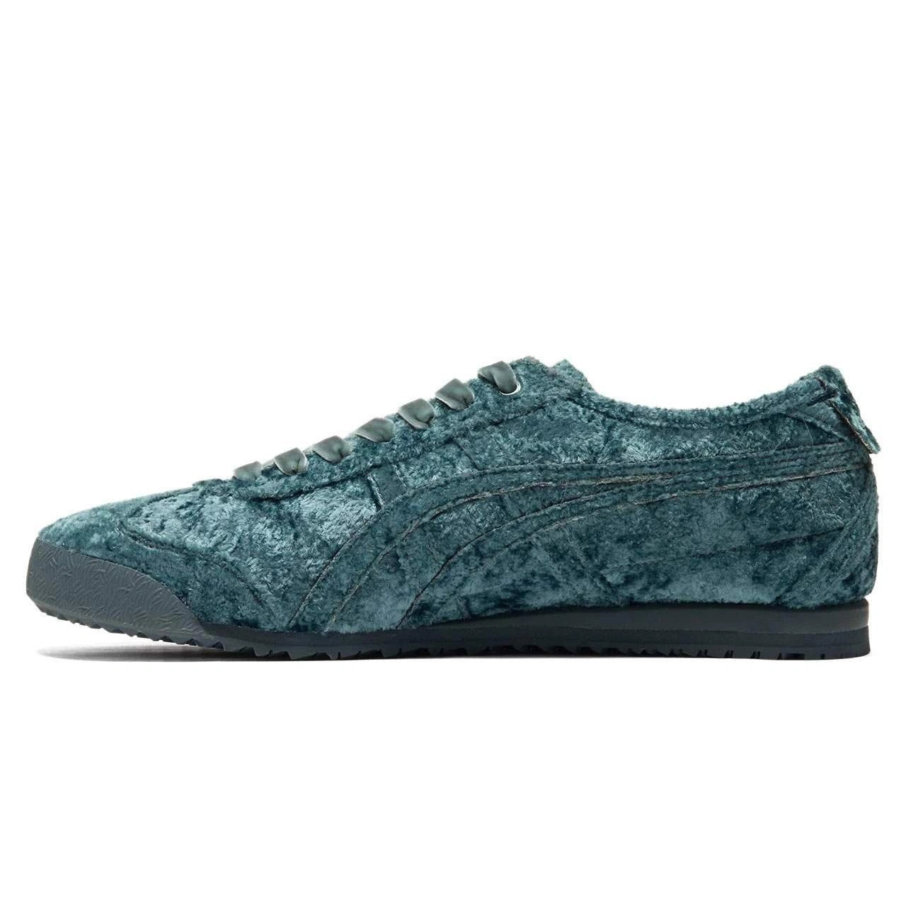 נעלי אוניטסוקה טייגר | Onitsuka Tiger MEXICO 66 VELVET Grand Shark